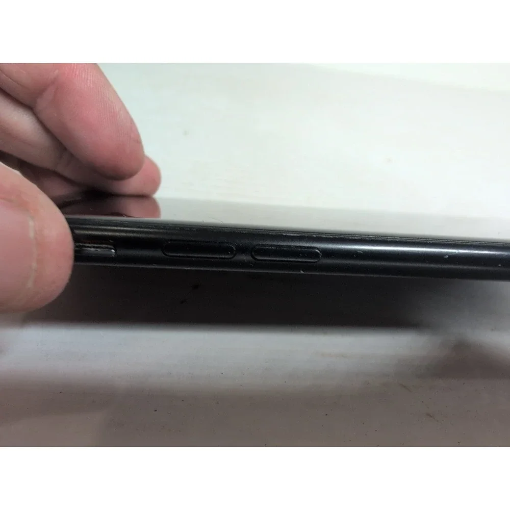 Apple iPhone 7 A1778 32GB Black Touchscreen Smartphone
